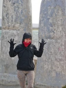 monumento de mano puerto natales