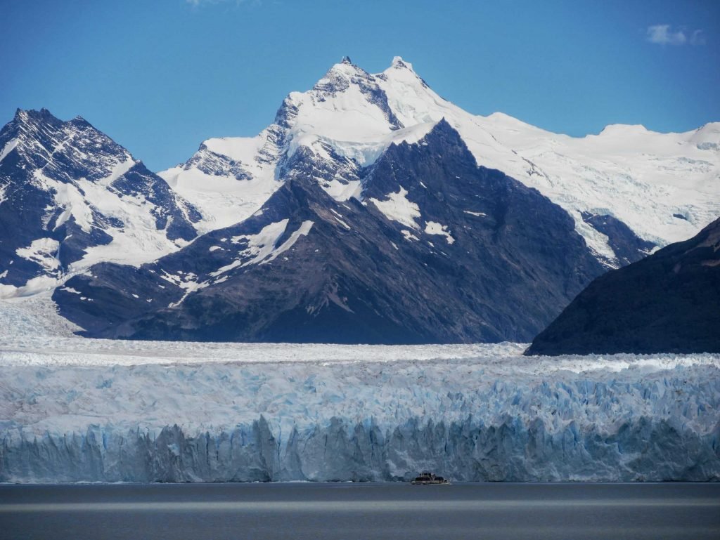 viewpoint mountain perito moreno glacier