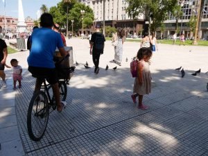 crowded life in plaza de mayo buenos aires
