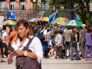 demonstration plaza de mayo buenos aires
