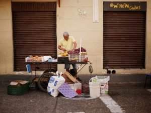 fruit street vendor in Colombia